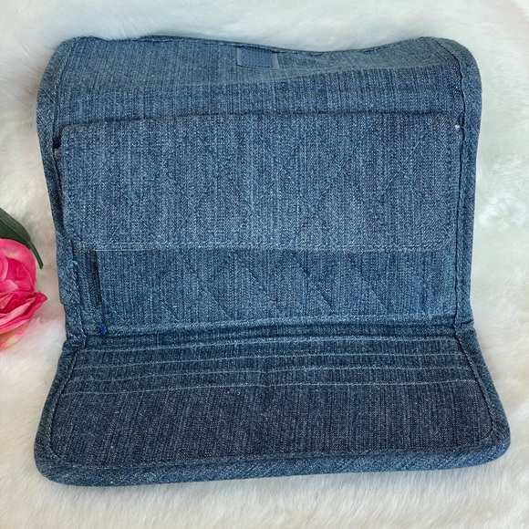 Great Condition LEMON HILL QUILTED WALLET VELCRO CLOSURE AND Zip POCKET in Back - Picture 4 of 7